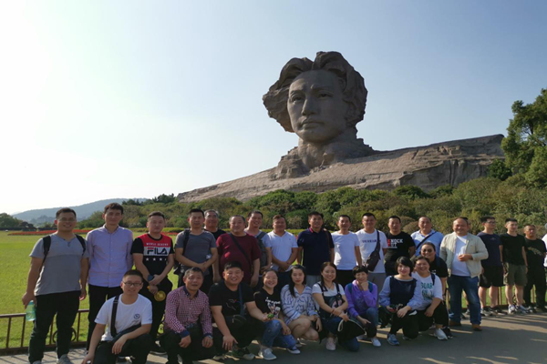 建投管線與戶外聯(lián)合黨支部重溫紅色記憶 、牢記使命初心